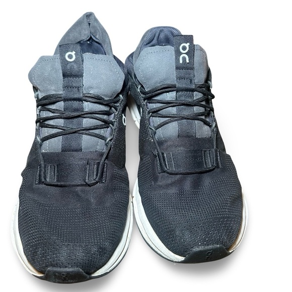 On Running Cloudnova men’s 10.5 - Picture 3 of 5